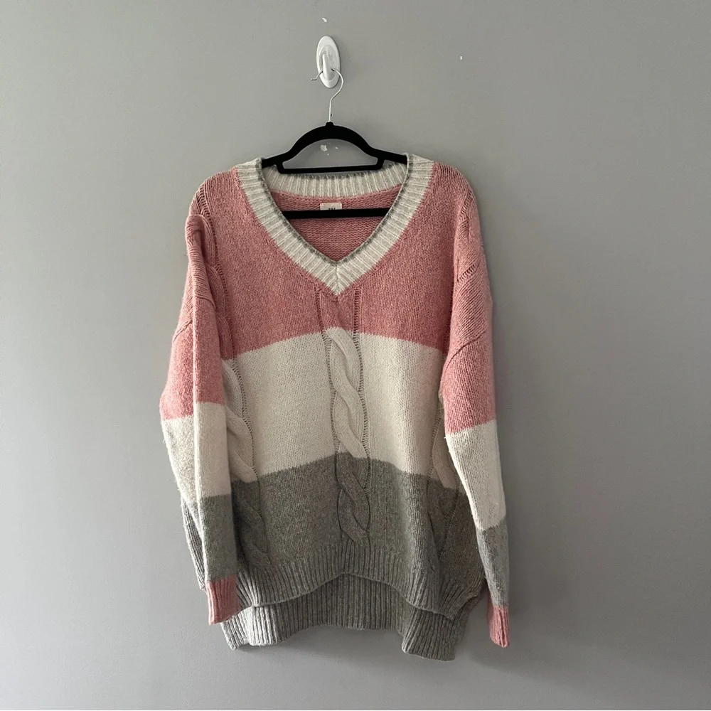 O and O Oversized Colorblock V-Neck Sweater Pink Gray Cream Womens Size Large L